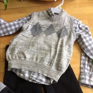 Three-piece outfit! Like new! Size 4T
